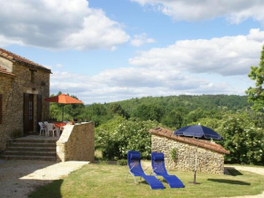 Heavenly holiday home with swimming pool and large garden